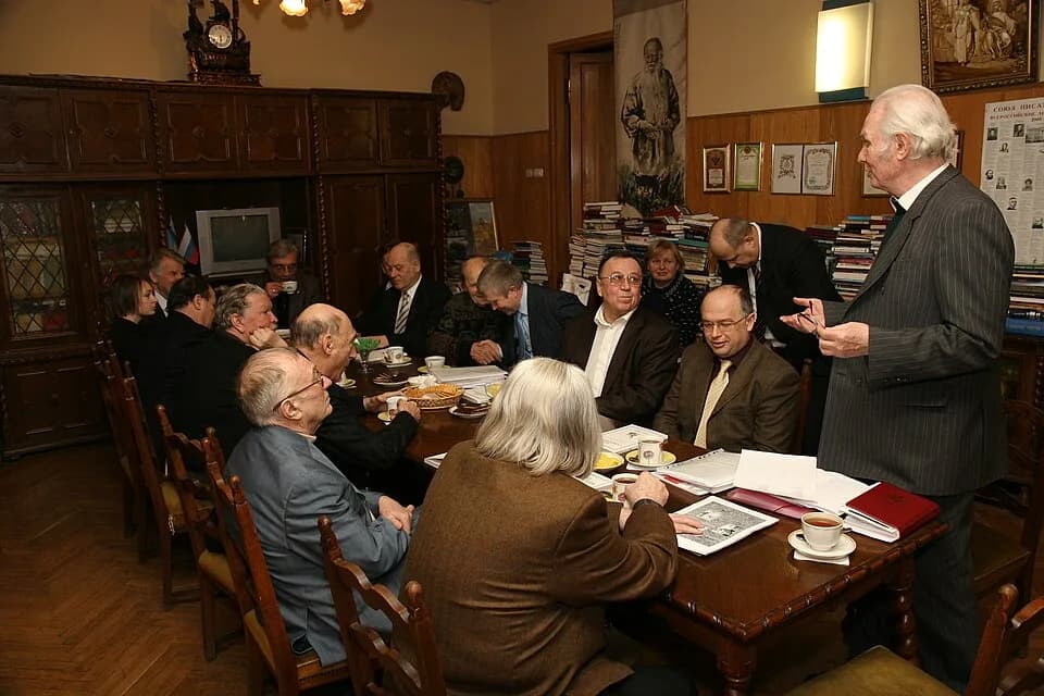 Victor Chernomyrdin - 21 февраля 2011 год. Москва. Союз писателей России. Избрание Председателем Международного Шолоховского комитета Андрея Викторовича Черномырдина, вместо ушедшего из жизни отца его