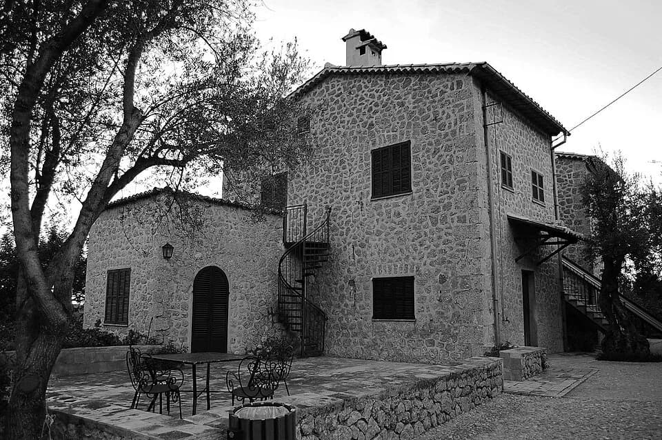 Robert Graves - Robert Graves' home in Deiá, Carretera Sóller 6, Mallorca, Spain. Now museum.