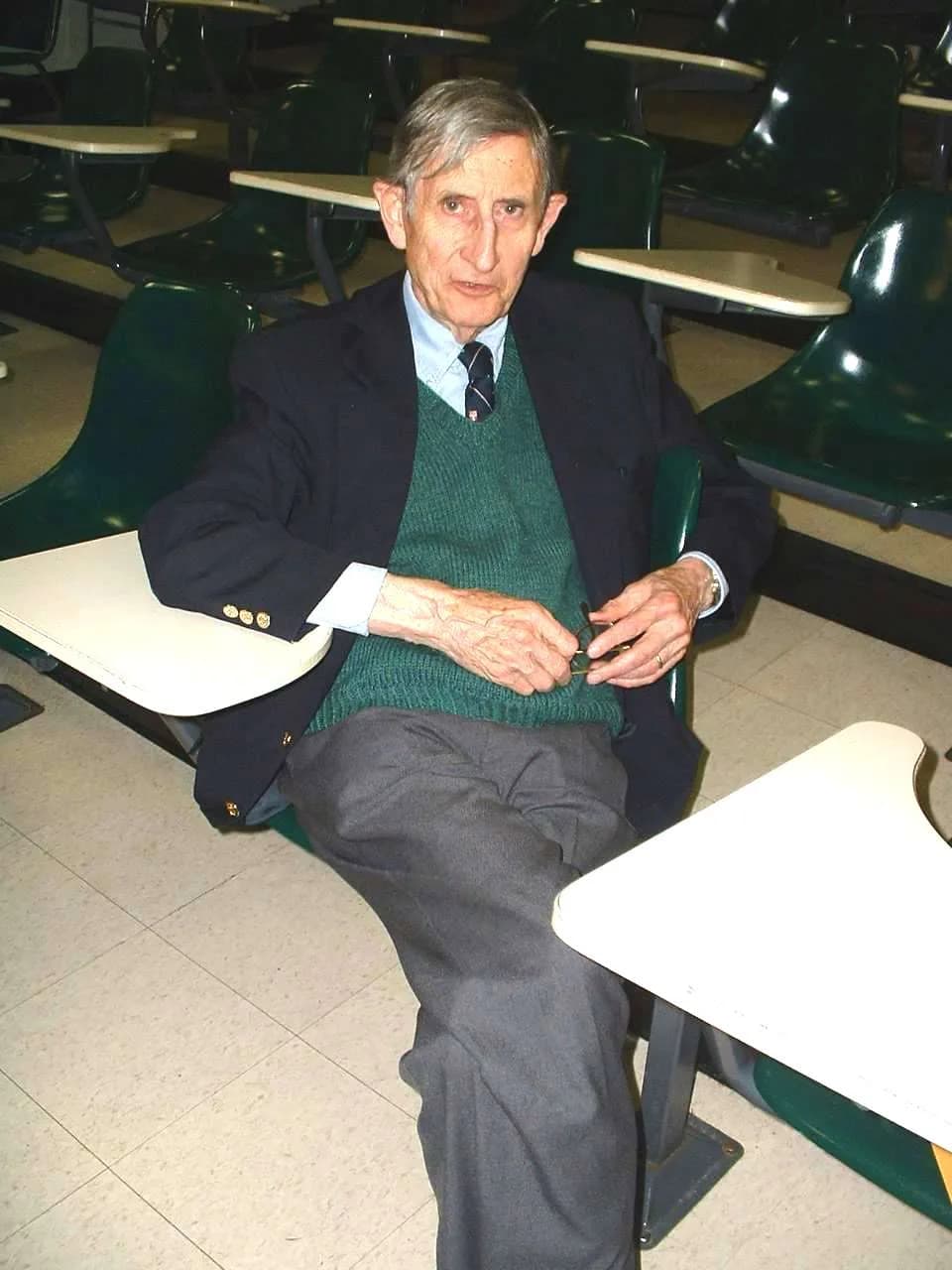 Freeman Dyson - Freeman Dyson at Harvard University in 2004