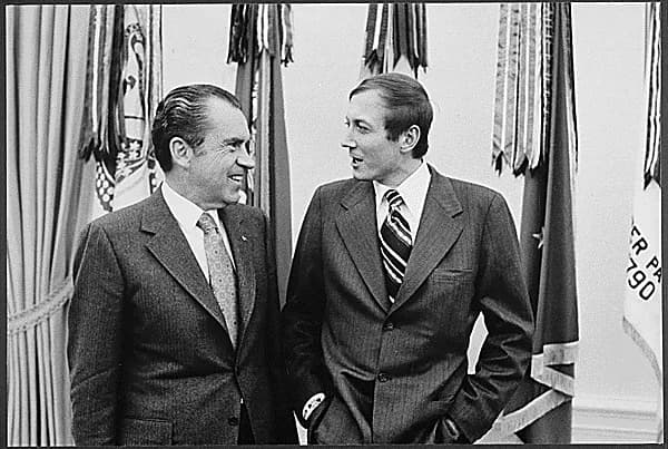 Yevgeny Yevtushenko - President Nixon meets with Russian poet Evheny Evtushenko.