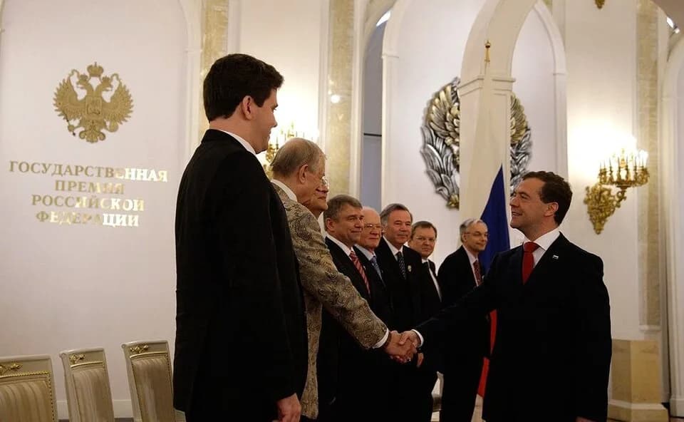 Yevgeny Yevtushenko - Dmitry Medvedev and State Prize of the Russian Federation laureats for 2009
