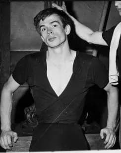 Rudolf Nureyev - Press photo of Rudolf Nurejev at his defection from Soviet Union 1961.
