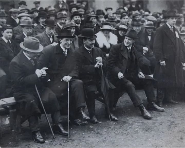 Éamon de Valera - Arthur Griffith, Eamon De Valera, Dublin Lord Mayor Laurence O'Neill and Michael Collins seated at a G.A.A. match in Croke Park, Dublin.