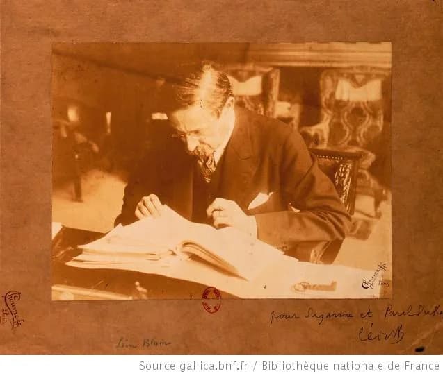 Léon Blum - Léon Blum, Schriftsteller und späterer französischer Ministerpräsident, am Schreibtisch, 1920.