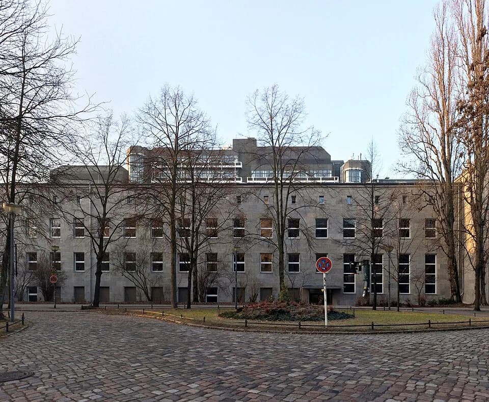 Ernst Ruska - Ernst-Ruska-Gebäude, Physikalische Institute, Technische Universität Berlin, Hardenbergstraße, Berlin-Charlottenburg, 1929–1931, Otto Weißgerber, Fritz Schirmer (Preußische Staatsbauverw