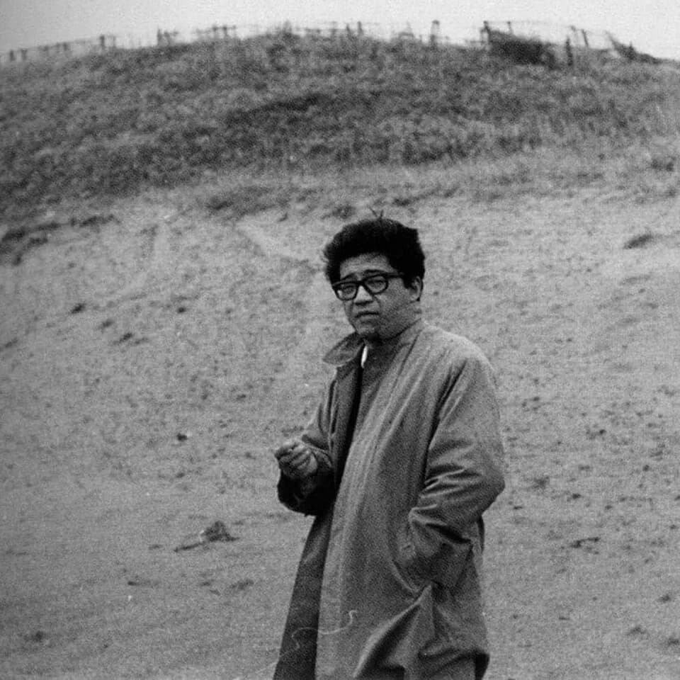 Kōbō Abe - Abe Kobo - yapon yozuvchisi, dramaturg va ssenariynavis