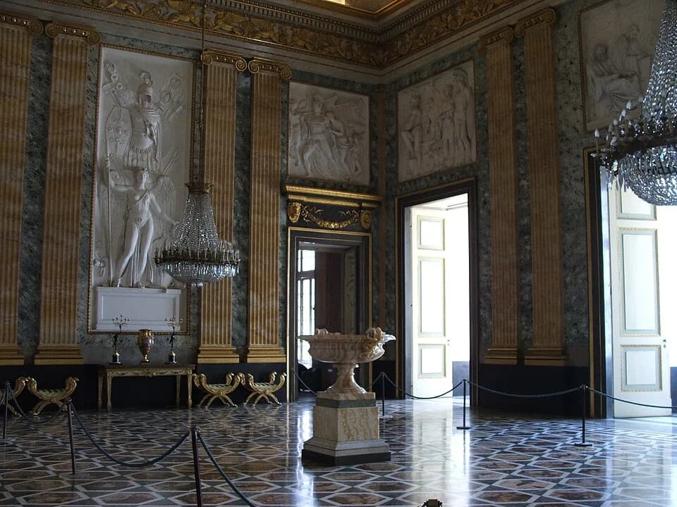 Joachim Murat - Caserta, Reggia di Caserta.
Sala di Marte.
Progettata da Antonio De Simone all'epoca di Gioacchino Murat. Le decorazioni di stile neoclassico esaltano le virtù militari: alle pareti