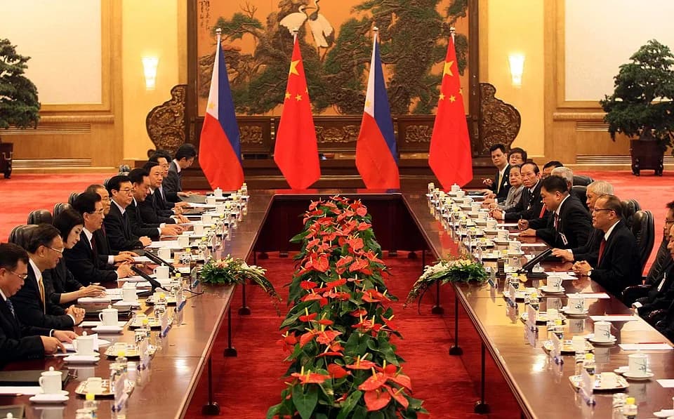 Benigno Aquino III - Bilateral Meeting between the People's Republic of China and the Philippines at the East Hall, Great Hall of the People.