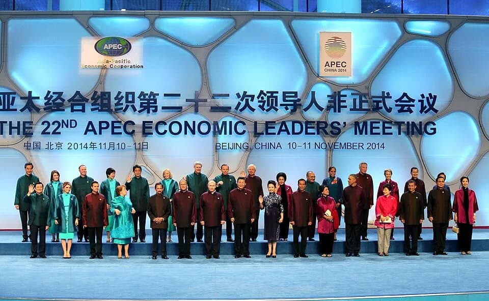 Benigno Aquino III - APEC summit joint photo session.