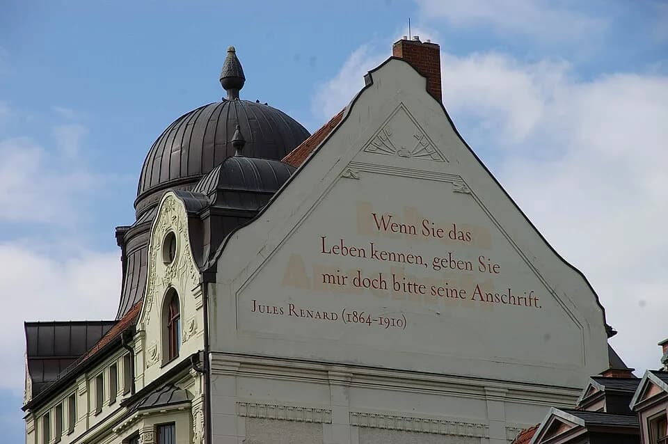 Jules Renard - Spruch von Jules Renard an einer Hauswand in Weimar