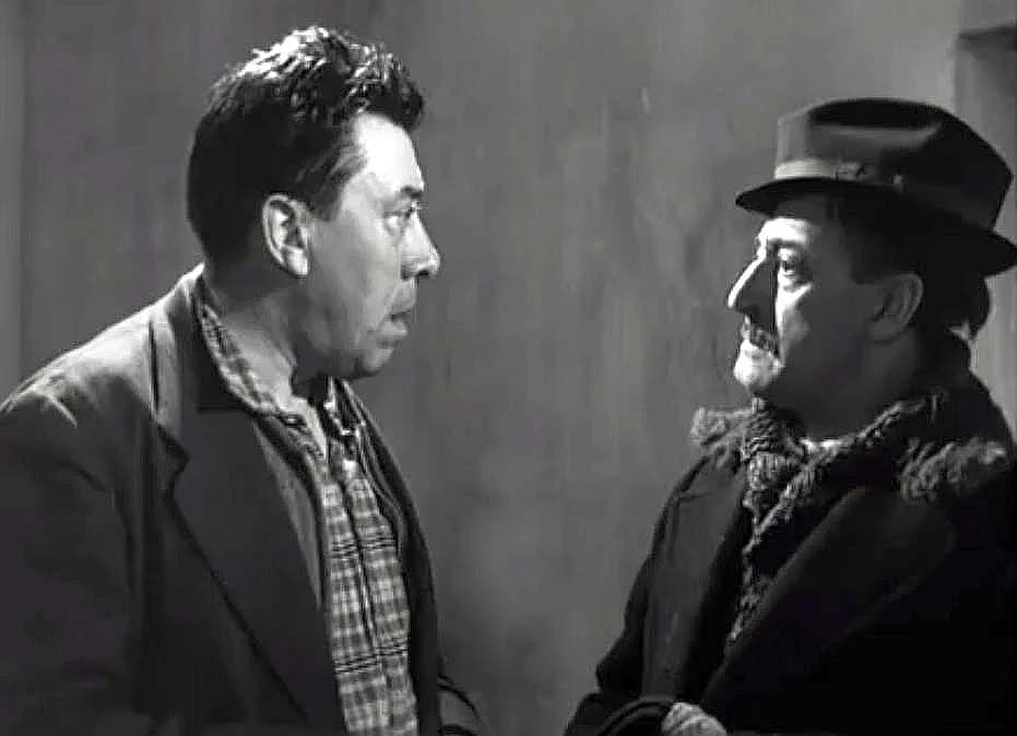 Fernandel Fernandel - Screenshot del film La legge è legge (1958).
I protagonisti della scena sono: Fernandel (a sinistra) e Totò (a destra)