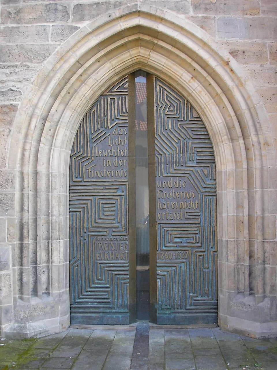 Meister Eckhart - Das Meister-Eckart-Portal an der Predigerkirche in Erfurt.