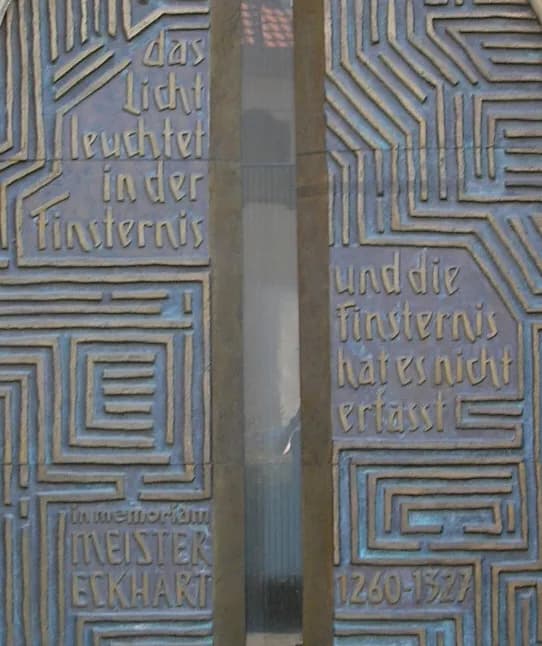 Meister Eckhart - Das Meister-Eckart-Portal an der Predigerkirche in Erfurt, Relief von Siegfried Krepp