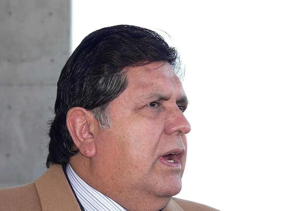 Alan García - Descripción: Alan García Pérez
Cargo: Presidente Constitucional del Perú
Fotógrafo: © Manuel González Olaechea y Franco
Fecha de la foto : 20 de enero de 2008