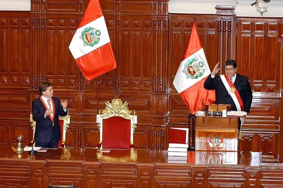 Alan García - Desde el Congreso de la República, reunido en Sesión Solemne presidida por su titular César Zumaeta Flores, el jefe del Estado Alan García Pérez dirigió lo que consideró su último Mensaj