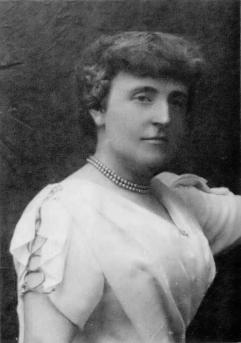 Frances Hodgson Burnett - Frances Burnett, part of a photograph by Herbert Rose Barraud (1845-1896).