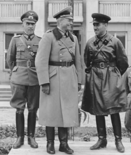 Heinz Guderian - Common parade of Wehrmacht and Red Army in Brest at the end of the Invasion of Poland. At left Mauritz von Wiktorin, at the center Major General Heinz Guderian and at right Brigadier 