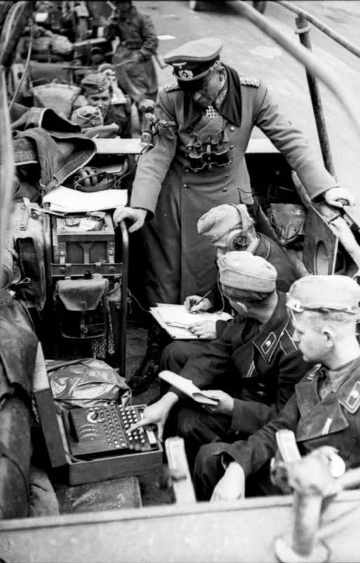 Heinz Guderian - SdKfz.251/3 ausf. A armoured command vehicle