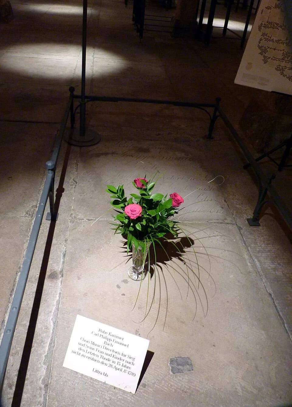 Carl Philipp Emanuel Bach - Tombe de Carl Philipp Emmanuel Bach dans la crypte sous l'église Saint-Michel à Hambourg.