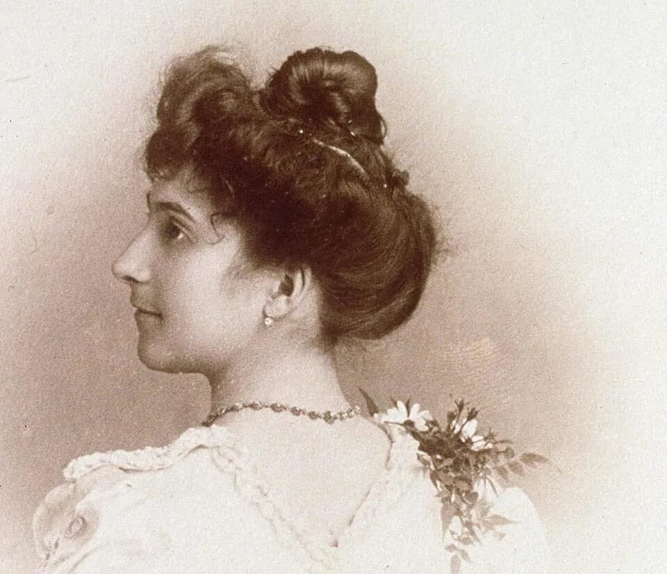Jeanne Calment - This is a family photograph of Jeanne Calment, the world's oldest human, believed to have been taken around 1895.