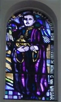 Charles I of Austria - Description – eines der 32 Kirchenfenster in der Pfarrkirche Liesing (Wien23) gestaltet von Martin Häusle. Zeigt Kaiser Karl I. von Österreich
Source – selbst fotografiert
Date