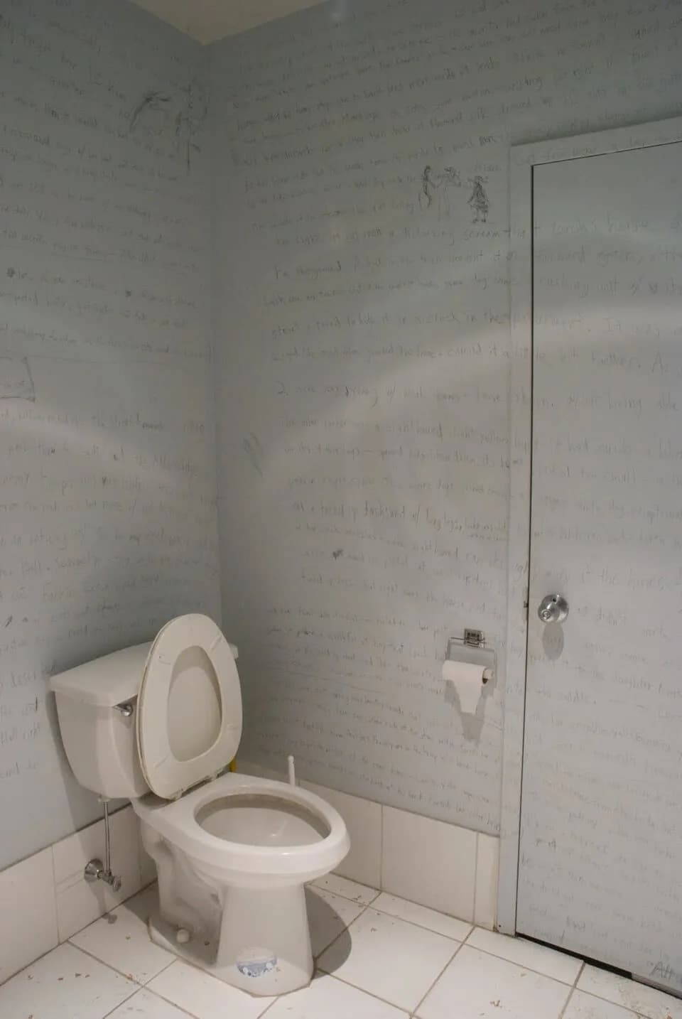 Hugo von Hofmannsthal - Installation detail of "Reitergeschichte" by Jeff Gabel, adaptation and translation of "Reitergeschichte" by Hugo von Hoffmansthal on bathroom wall with illustrations, in penci