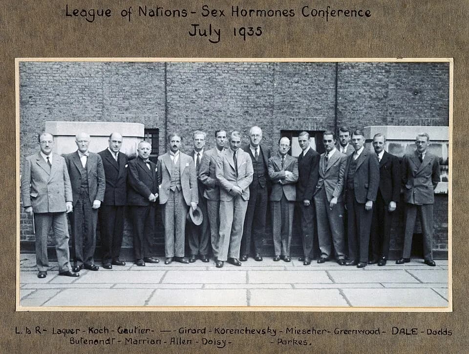 Adolf Butenandt - Members of the Second International Congress on the Standardization of Sex Hormones. Photograph, 1935. Iconographic Collections
v.l.n.r.
Ernst Laqueur (* 7. August 1880 in Obernigk,
