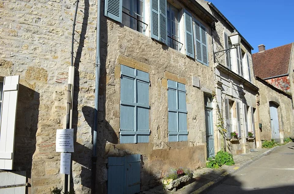 Georges Bataille - Maison de Georges Bataille (Vézelay) et rue en novembre 2014.