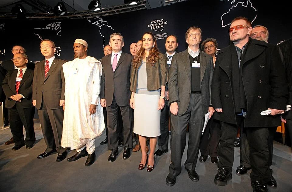 Umaru Musa Yar'Adua - DAVOS/SWITZERLAND, 25JAN08 - Bono (R), William H. Gates III, Chairman, Microsoft Corporation, USA (2R), H.M. Queen Rania (3R) Al Abdullah of the Hashemite Kingdom of Jordan, Memb