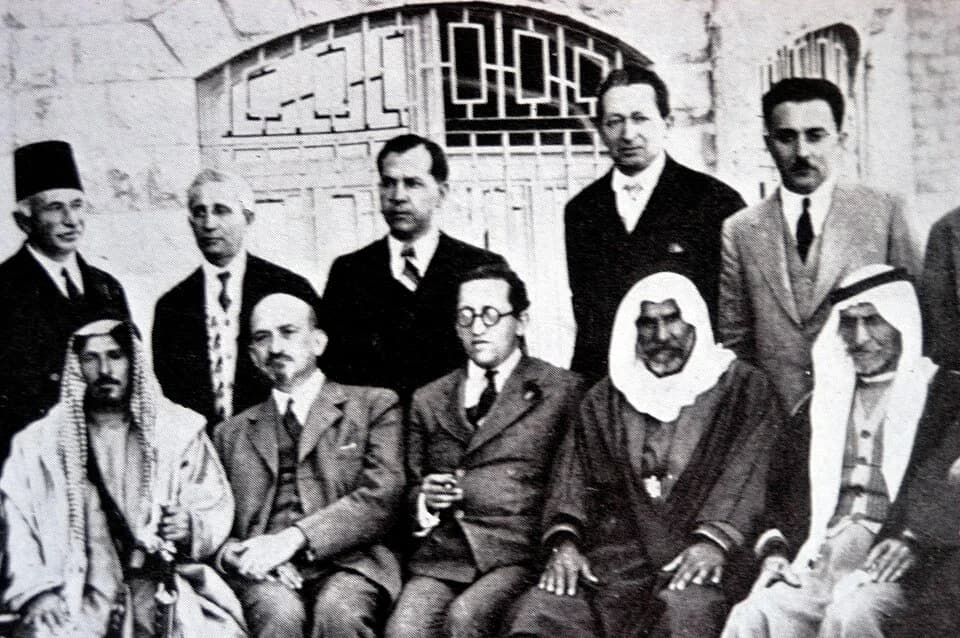 Chaim Weizmann - Haim Arlosoroff (seated centre) with Chaim Weizmann (to his left) at a meeting with Arab leaders at the King David Hotel, Jerusalem, 8 April 1933. Also pictured Moshe Shertok (Sharett