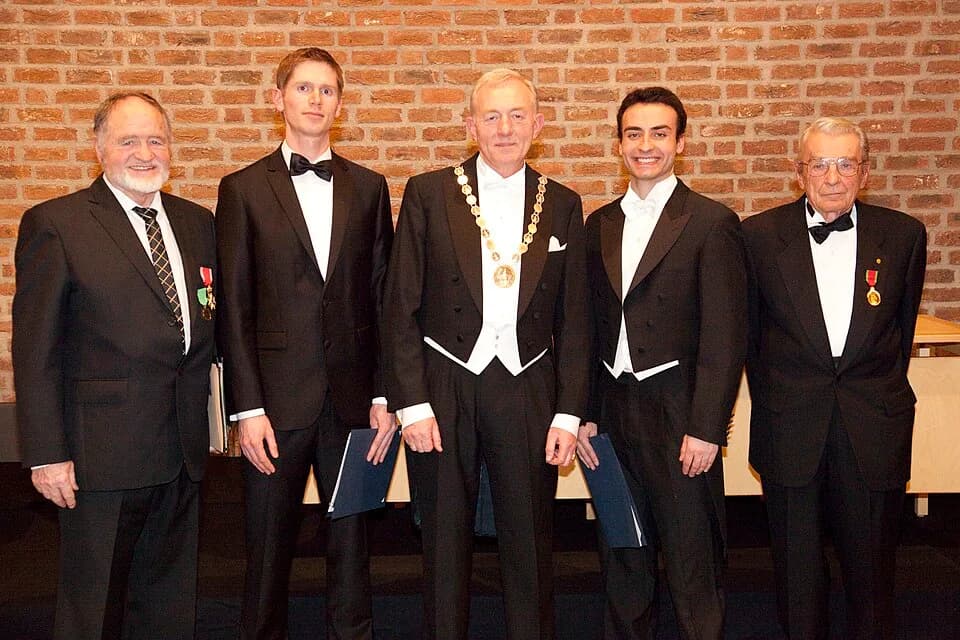 Ivar Giæver - Jon Østeng Hov, Jon Hernes Fiva, fung. preses Kristian Fossheim, Jacob Linder og Ivar Giaever.
Foto: Bruce Sampson / NTNU Vitenskapsmuseet.