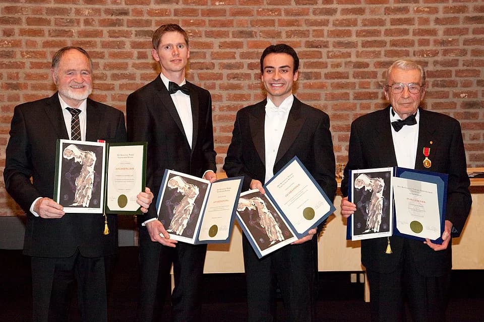 Ivar Giæver - Jon Østeng Hov, Jon Hernes Fiva, Jacob Linder og Ivar Giaever.
Foto: Bruce Sampson / NTNU Vitenskapsmuseet.