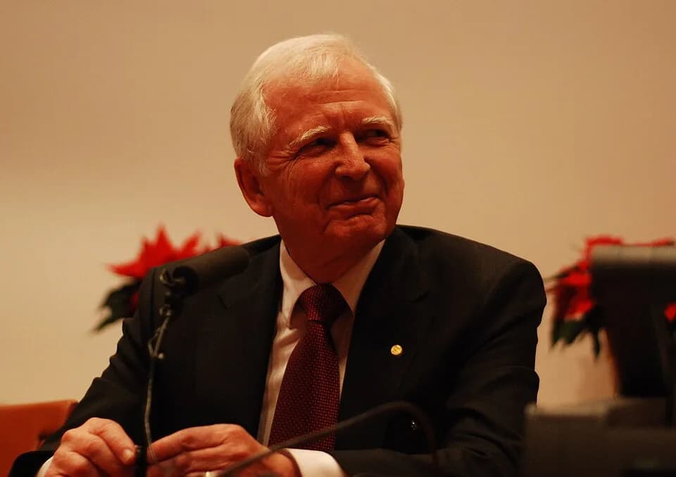 Harald zur Hausen - Harald zur Hausen, Nobel Prize Laureate for Physiology or Medicine 2008, at a press conference at the Karolinska in Solna