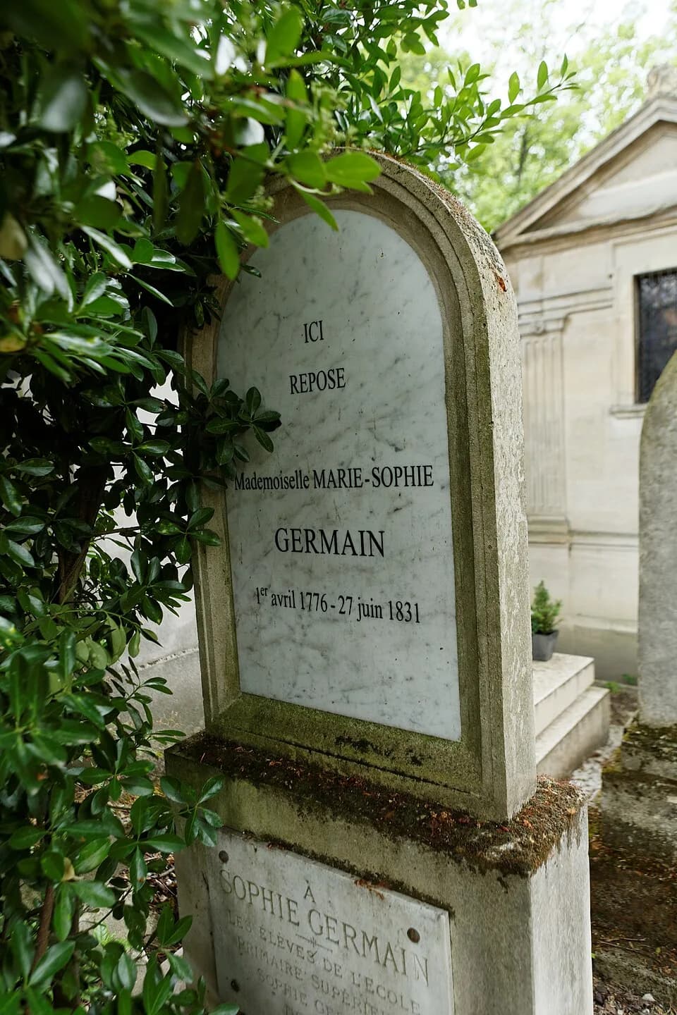 Sophie Germain - Père-Lachaise - Division 16 - Germain 02.jpg