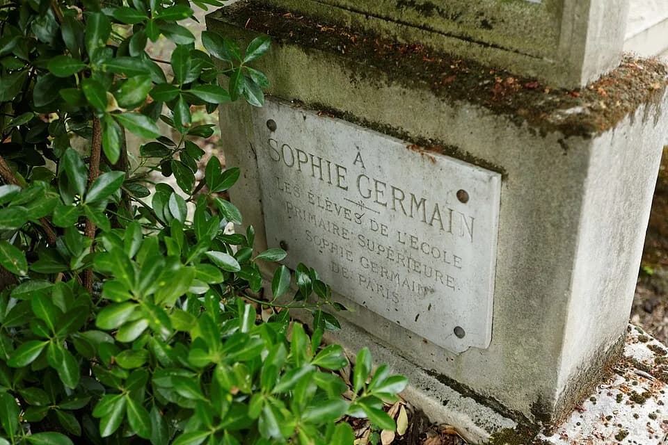 Sophie Germain - Père-Lachaise - Division 16 - Germain 03.jpg