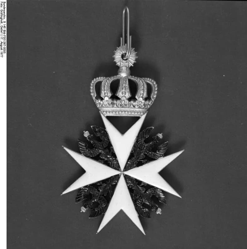 Walter Scheel - For documentary purposes the German Federal Archive often retained the original image captions, which may be erroneous, biased, obsolete or politically extreme. Orden im Besitz von Bun