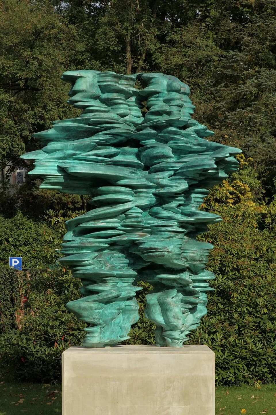 Gerhard Domagk - "Domagk" von Tony Cragg, Hubertusallee in Wuppertal