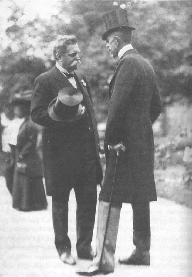 Gustaf V of Sweden - Social democratic politician Hjalmar Branting (1860-1925) and king Gustav V (1858-1950)