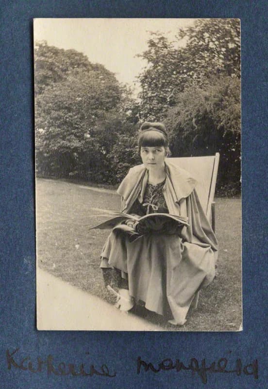 Katherine Mansfield - Photograph of Katherine Mansfield