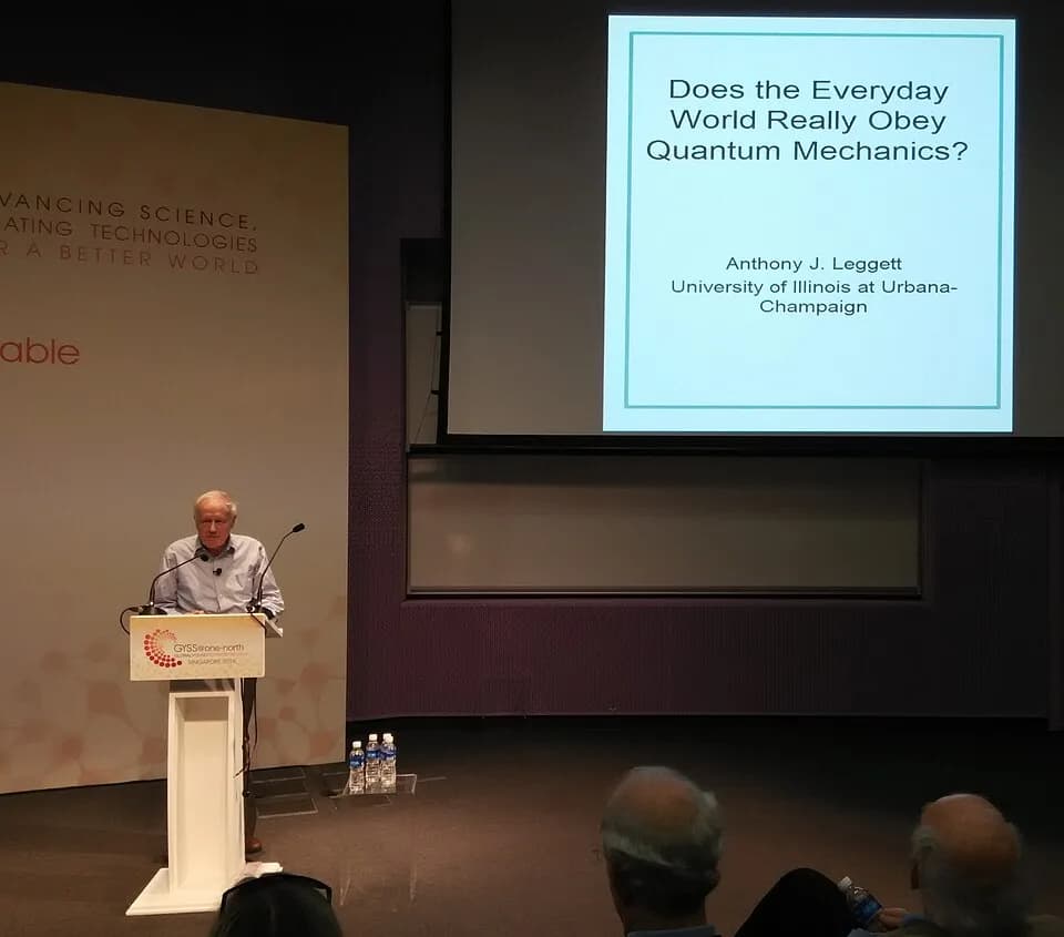 Anthony James Leggett - Sir Anthony Leggett giving a talk "Does the Everyday World Really Obey Quantum Mechanics?" at the Global Young Scientists Summit (GYSS@one-north, Singapore, 17-22 January 2016)