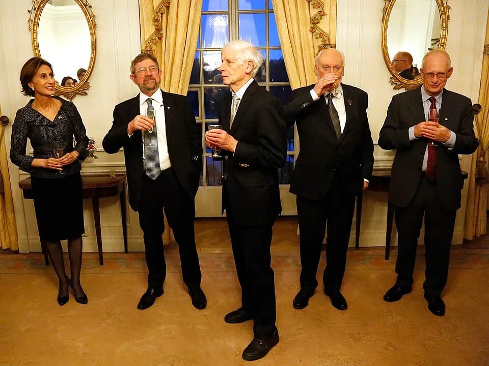 David J. Thouless - 2016 Nobel Reception at the United States Embassy Sweden, Stockholm. 2016 Nobel laureates (left to right): Ambassador Azita Raji, John Michael Kosterlitz (physics), David J. Thoule