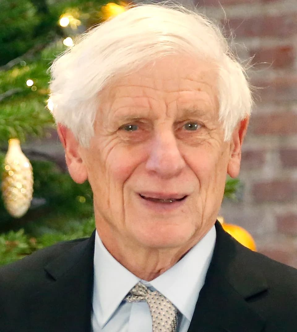 David J. Thouless - 2016 Nobel Reception at the United States Embassy Sweden, Stockholm. 2016 Nobel laureate in Physics Professor David J. Thouless with the United States Ambassador to Sweden, Azita R