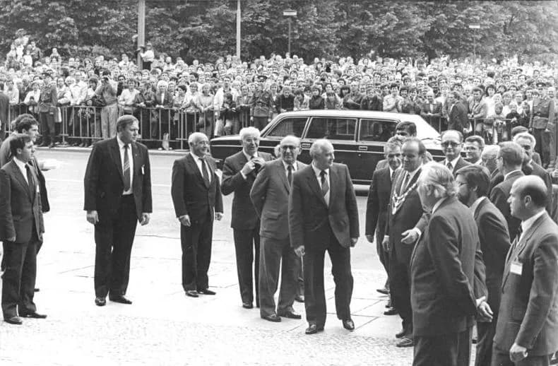 Todor Zhivkov - For documentary purposes the German Federal Archive often retained the original image captions, which may be erroneous, biased, obsolete or politically extreme. ADN-ZB Koard 29.5.87 Be