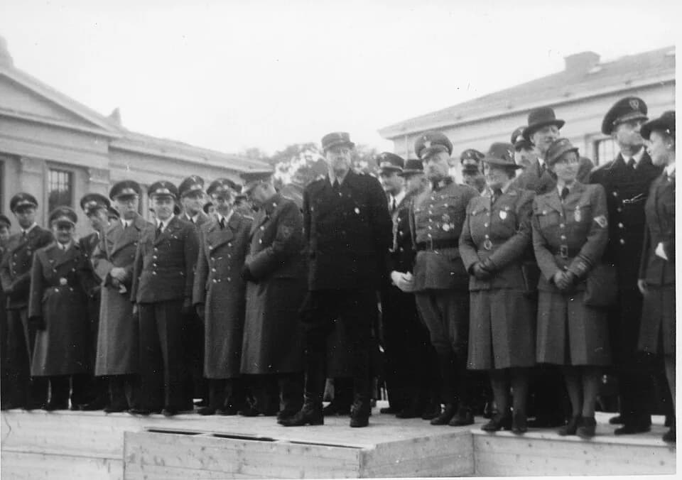 Vidkun Quisling - 1942/09/25-27.
RA/RAFA-3309/U 41A/6 /41-6-8
img316
NS holdt til sammen 7 partilandsmøter i 30-årene, men i løpet av perioden 1940-1945 ble det holdt bare ett riksmøte, 8. riksmøte i 