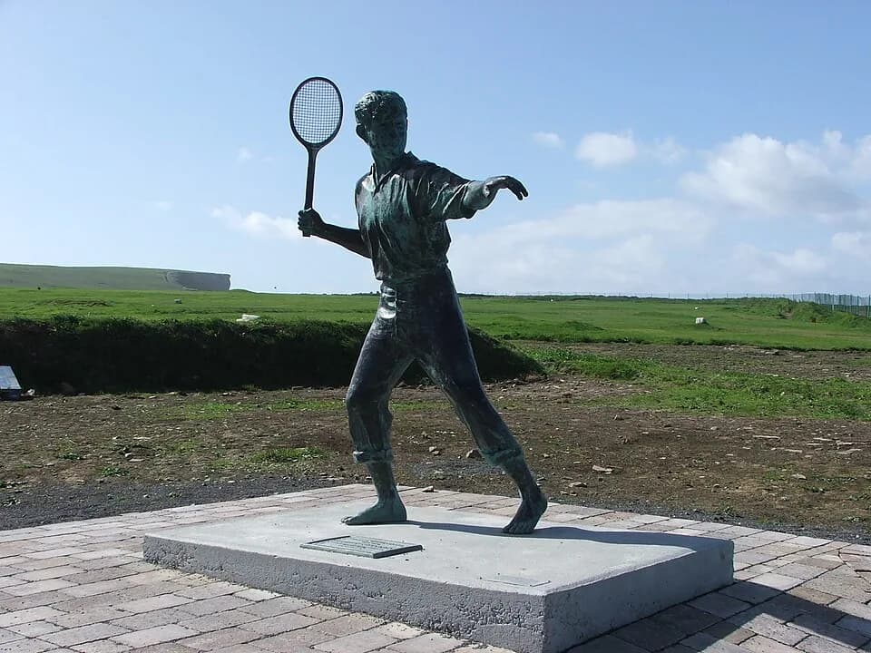 Richard Harris - Richard Harris Statue Kilkee 2007.jpg