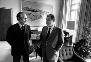 Juan Antonio Samaranch - Juan Antonio Samaranch (left) and Jean-Pascal Delamuraz (right)