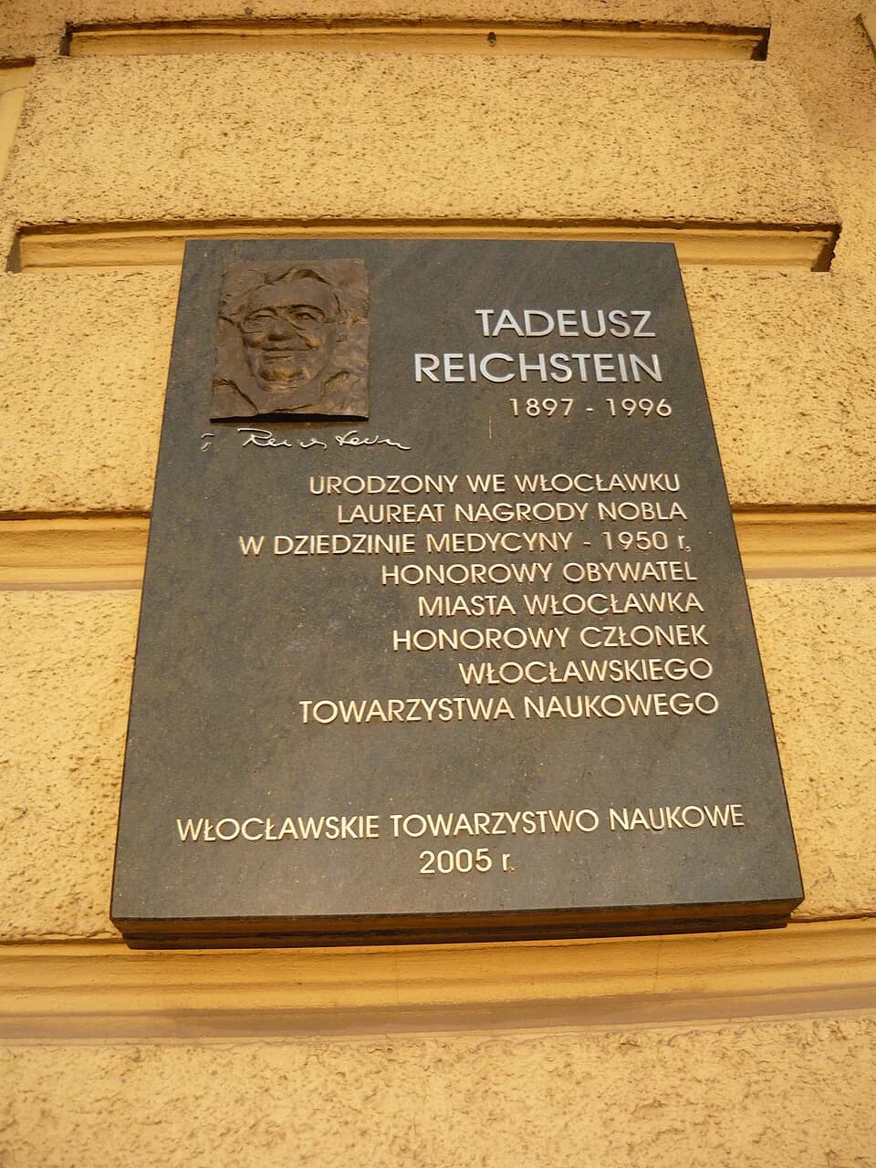 Tadeusz Reichstein - The plaque on the house, where has been born Tadeusz Reichstein, laureate of Noble Prize. Liberty Sqaure, Włocławek.