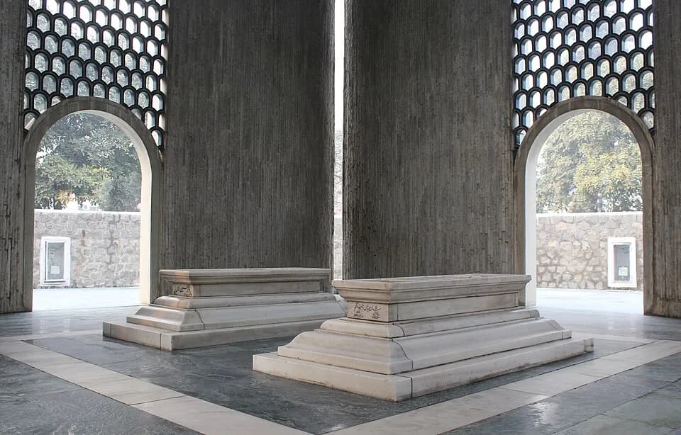 Zakir Husain - interior view with an angle of the mausoleum of zakir husain