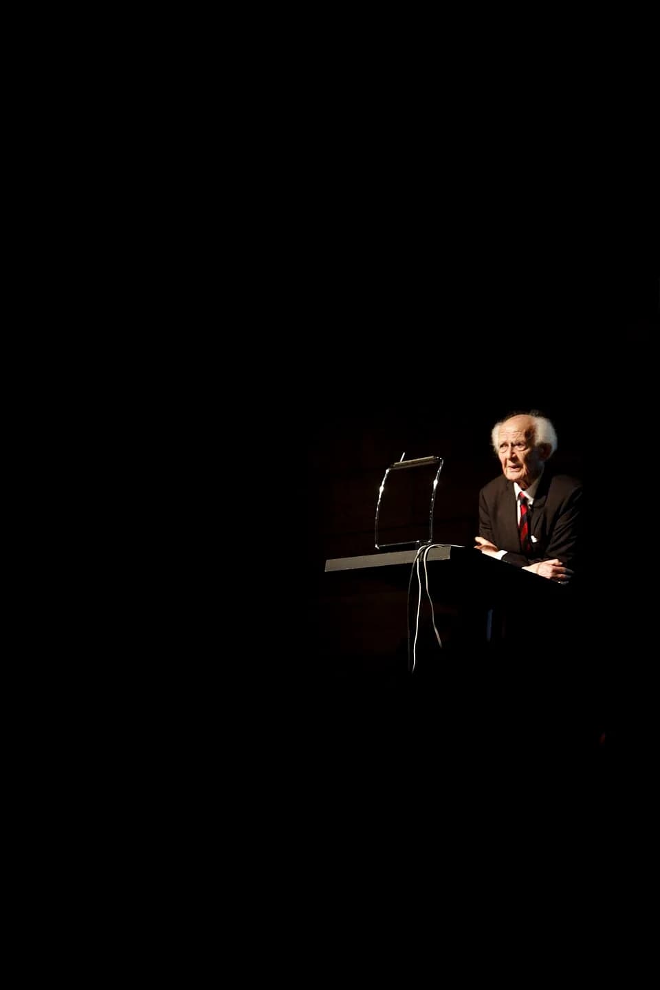 Zygmunt Bauman - Zygmunt Bauman durant una conferència al CCCB