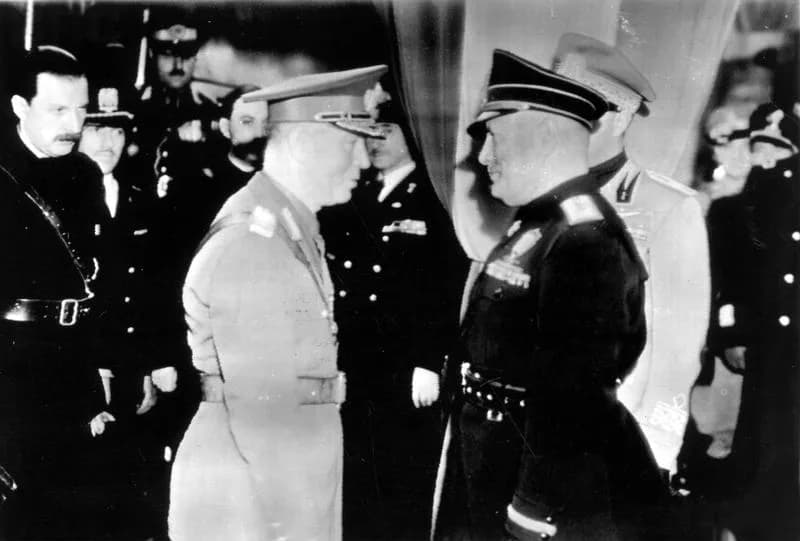 Ion Antonescu - Visita del caudillo rumano Ion Antonescu al italiano Benito Mussolini en Roma, en noviembre de 1940.
